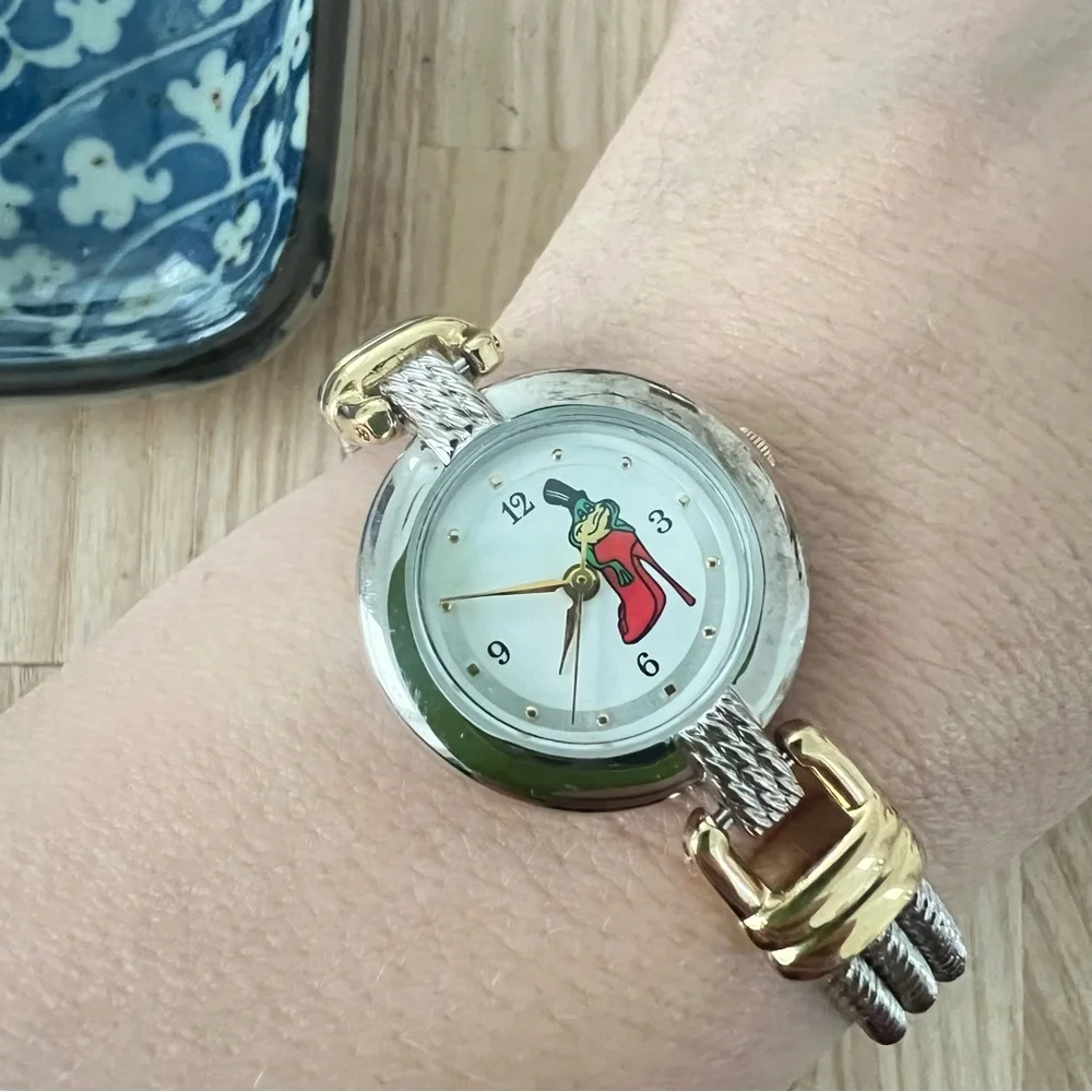 Warner Bros. Looney Tunes Michigan J Frog ladies bracelet watch NEW BATTERY